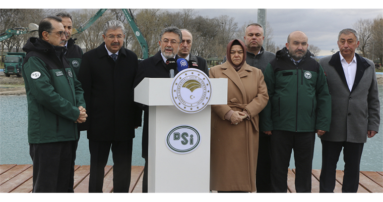 <h1>BAKAN YUMAKLI, SAKARYABAŞI KAYNAK KORUMA VE MESİRE HAVUZU REHABİLİTASYON PROJESİ'NDE İNCELEMELERDE BULUNDU</h1>