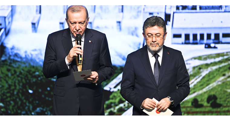 <h1>CUMHURBAŞKANI ERDOĞAN: ''PETROL İÇİN YAPILAN MÜCADELE GELECEKTE SU İÇİN YAPILACAK''</h1>